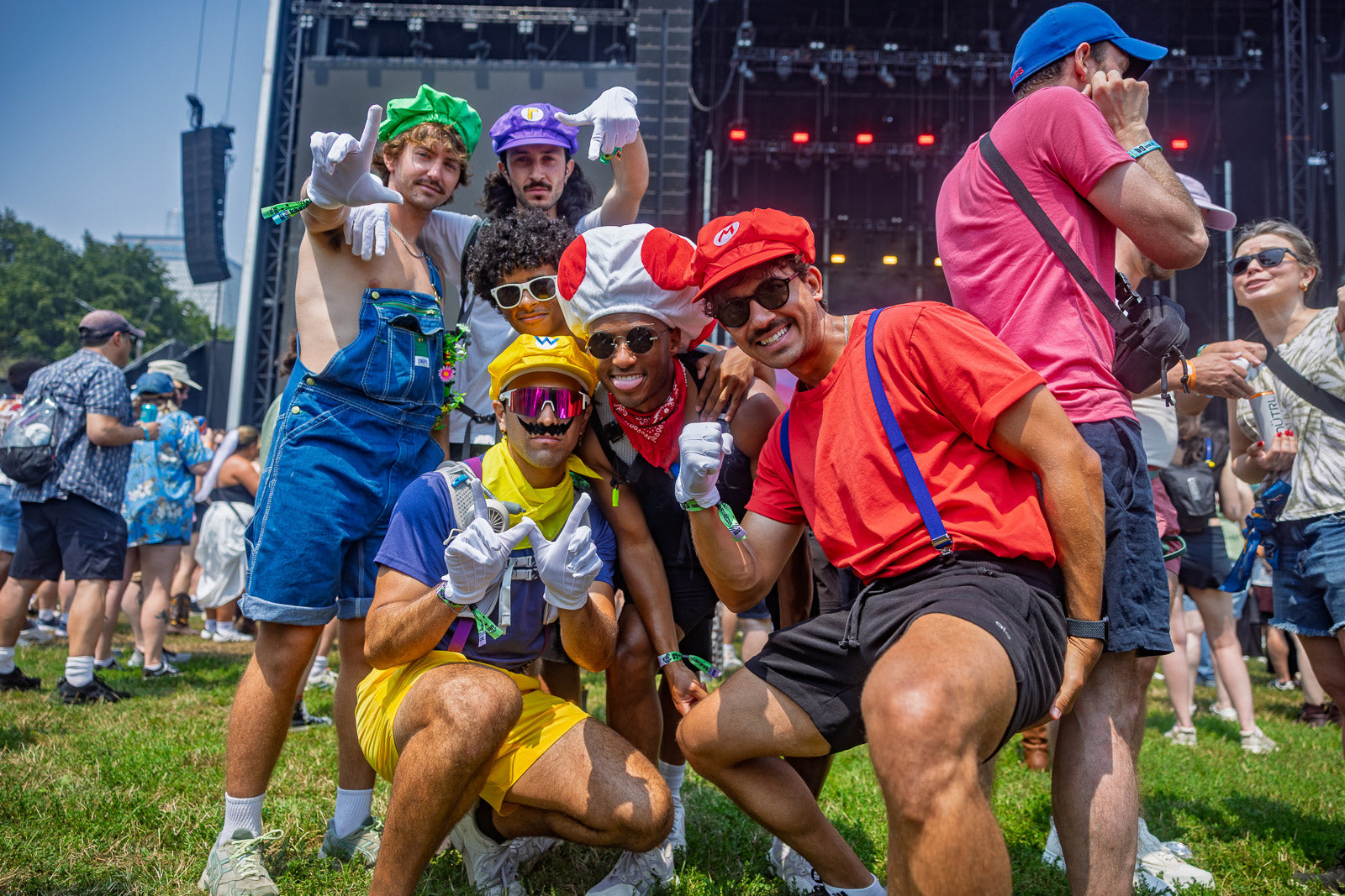Lollapalooza 2025 day 1 pics (Luke Combs, Magdalena Bay, Fcukers, Sunami, Ratboys, 2hollis, more)
