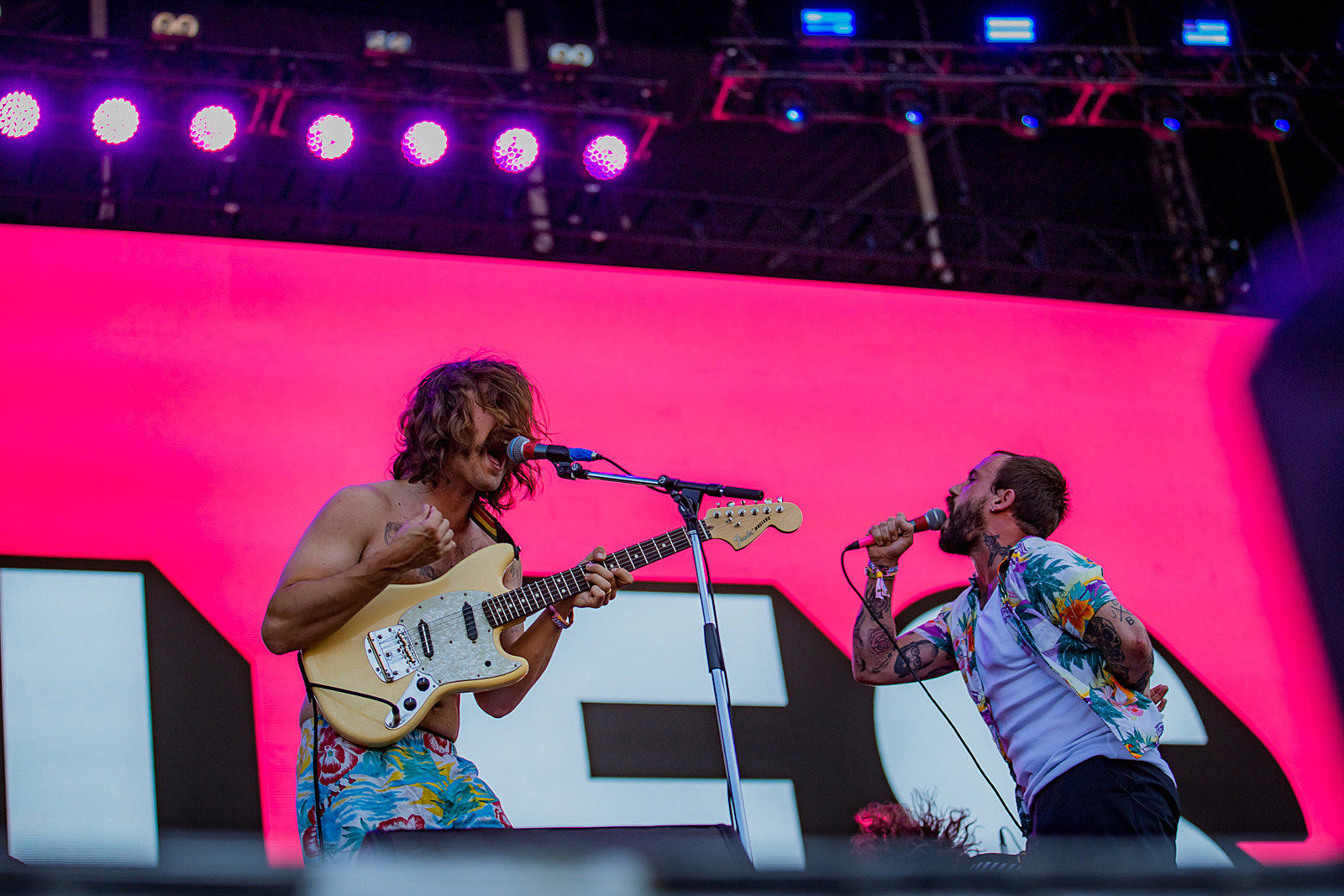 IDLES release cover of Sharon Van Etten’s “Peace Signs” (listen)