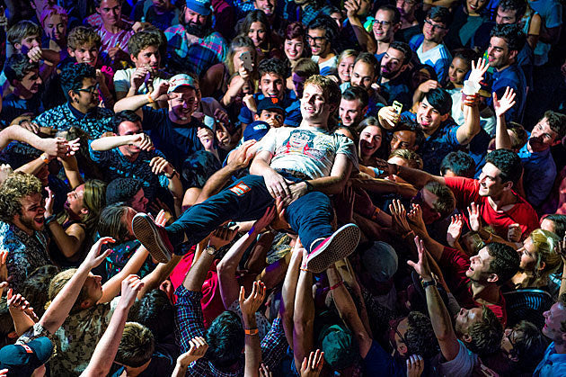 Mac DeMarco announces 2016 tour, launches official fan club, appears on Blouse singer Charlie Hilton’s new song