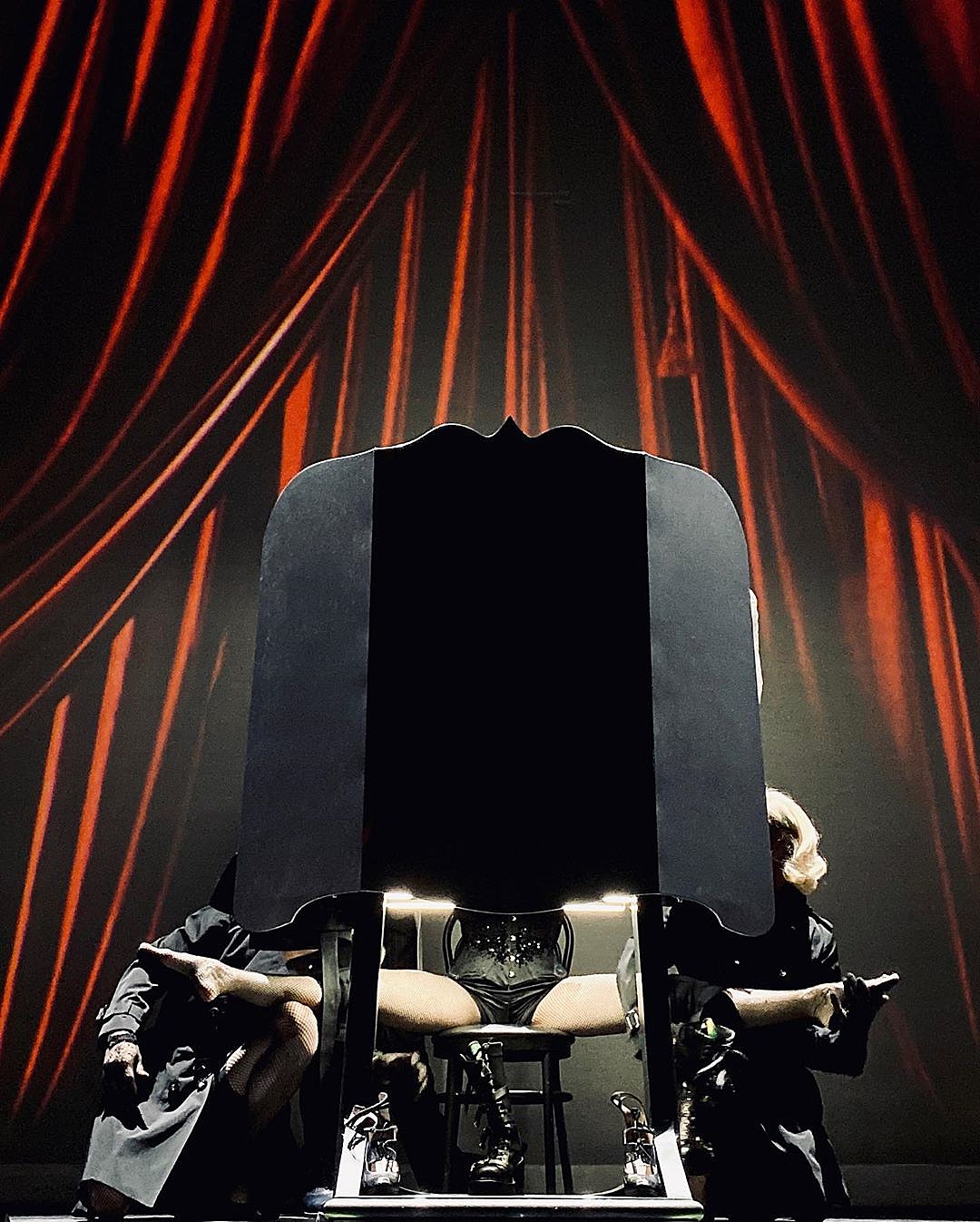 Madonna postponed NYC show due to knee injury