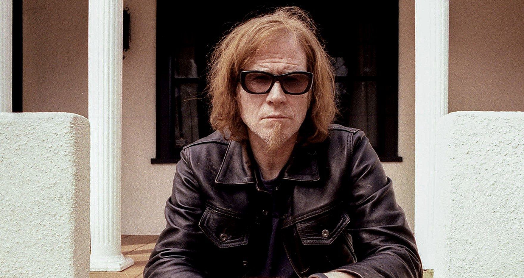 Mark Lanegan shares “Letter Never Sent,” guesting w/ Seth Meyers 8G Band