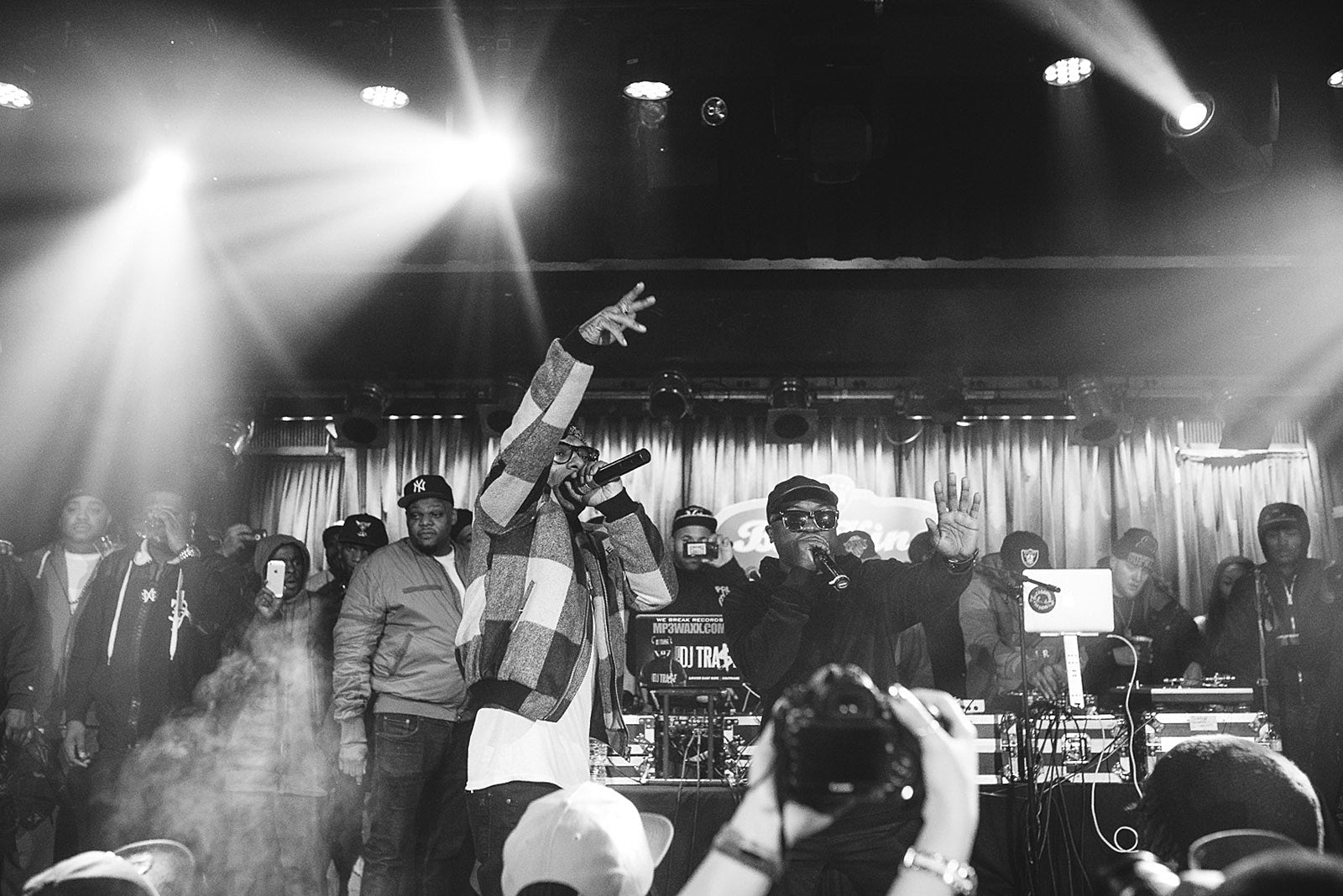 Mobb Deep played a ‘Hell on Earth’ show at BB King’s with Pete Rock, Smoke DZA, Camp Lo, & CJ Fly (pics)