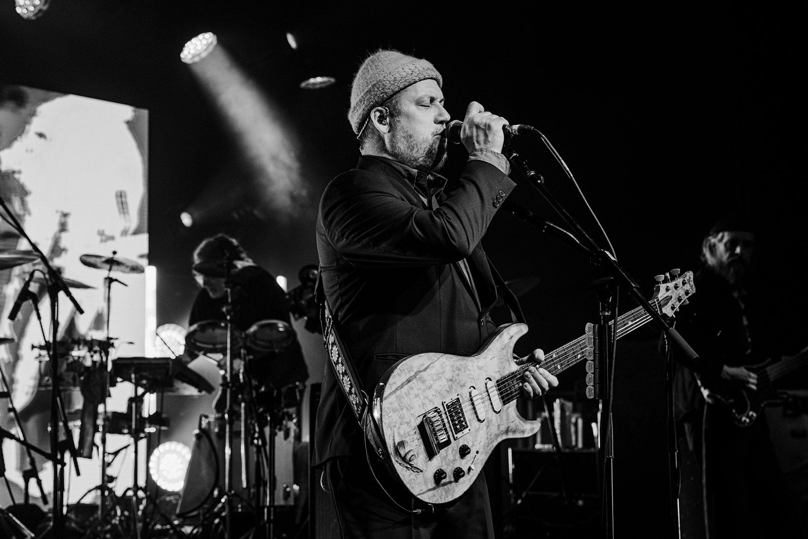 Modest Mouse brought ‘Good News for People Who Love Bad News’ to Brooklyn Steel (night 1 pics, video, setlist)