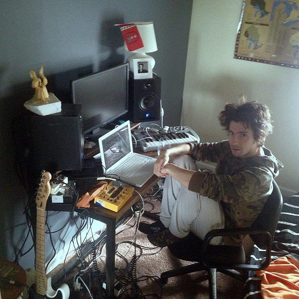 Moon King announce ‘Hamtrack 16’ (listen to “In & Out”), playing shows