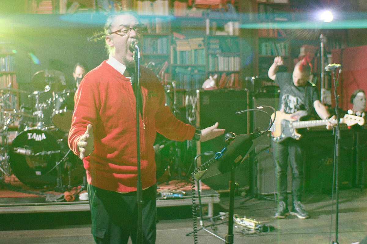 Mr. Bungle livestream: Van Halen cover, Henry Rollins cameo & more (pics, review, setlist)