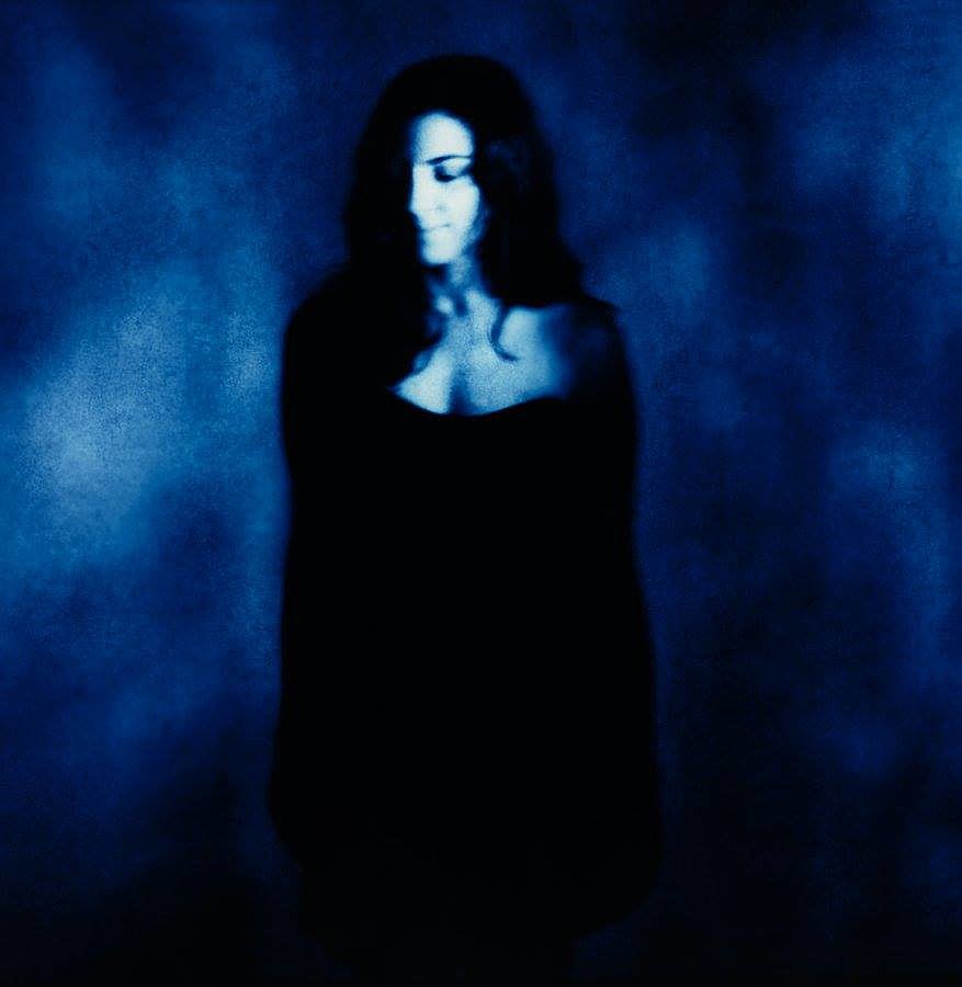 Nadine Khouri released LP produced by John Parish, preps new “extended single” (listen to “Away from Noise”)