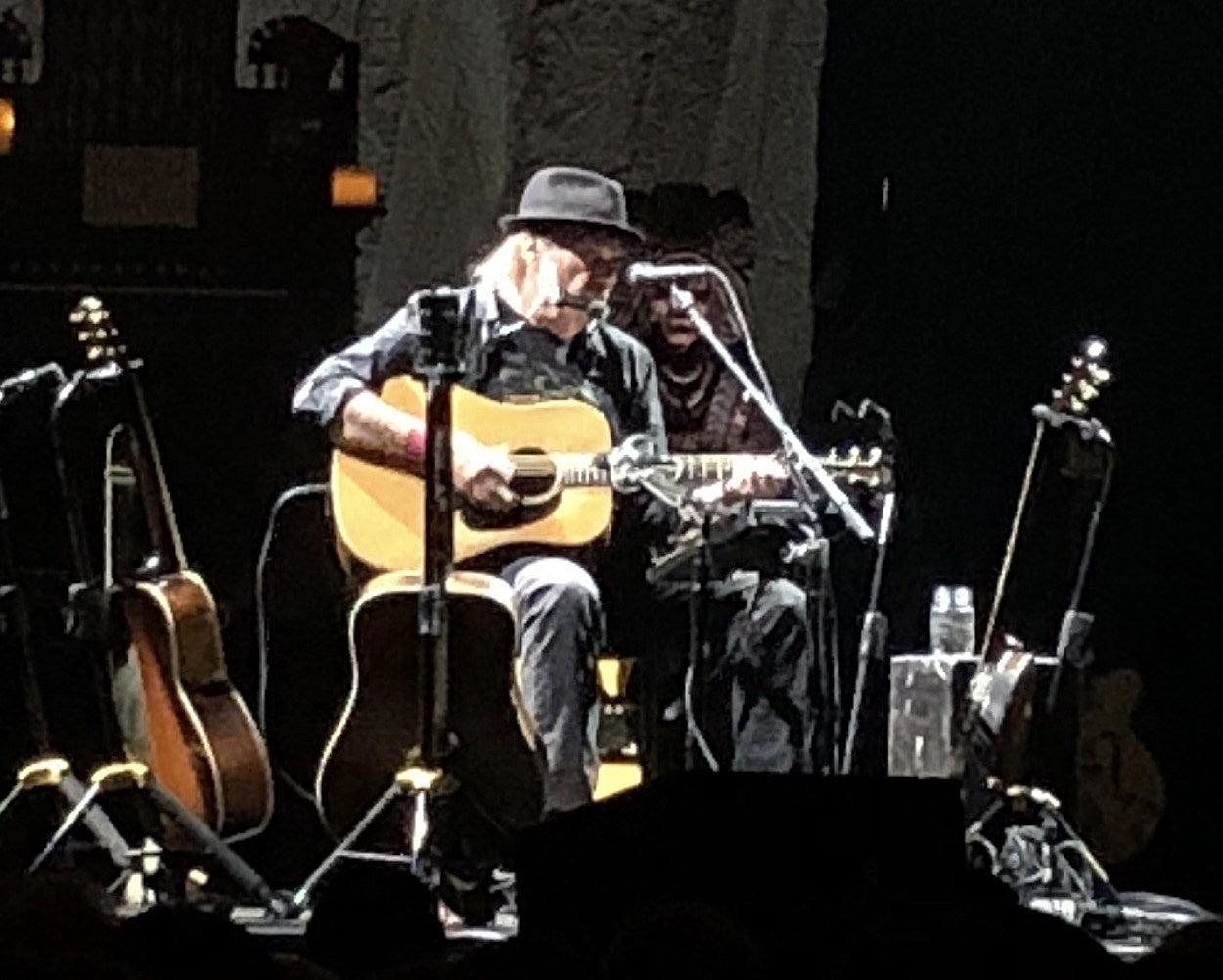 drunk fans yelling stuff made Neil Young’s Detroit solo show a “rough night”