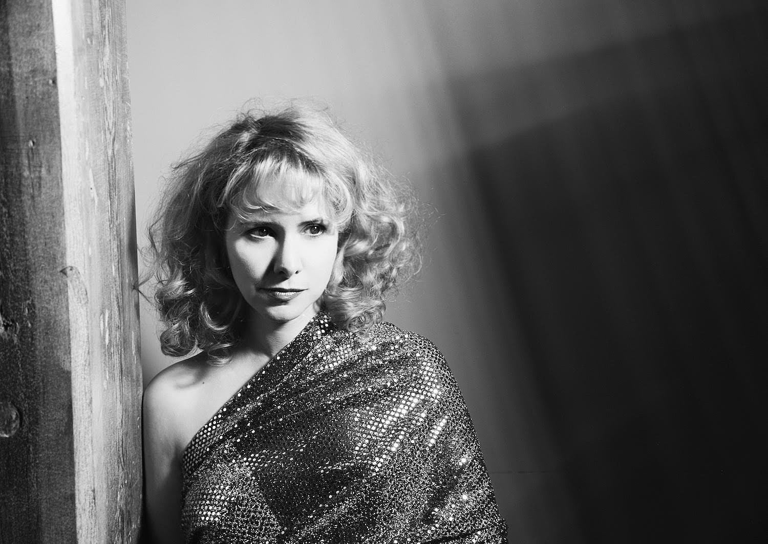 Nellie McKay announces new LP (listen to “The Nearness of You”), touring