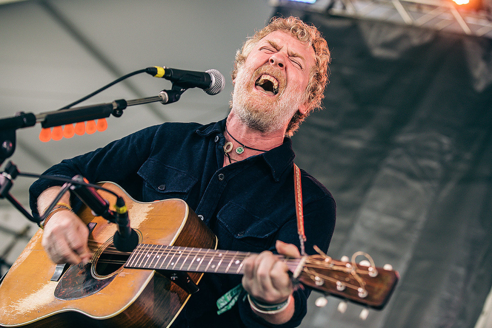 Glen Hansard announces headlining shows around tour with Pearl Jam, livestreaming NYC show