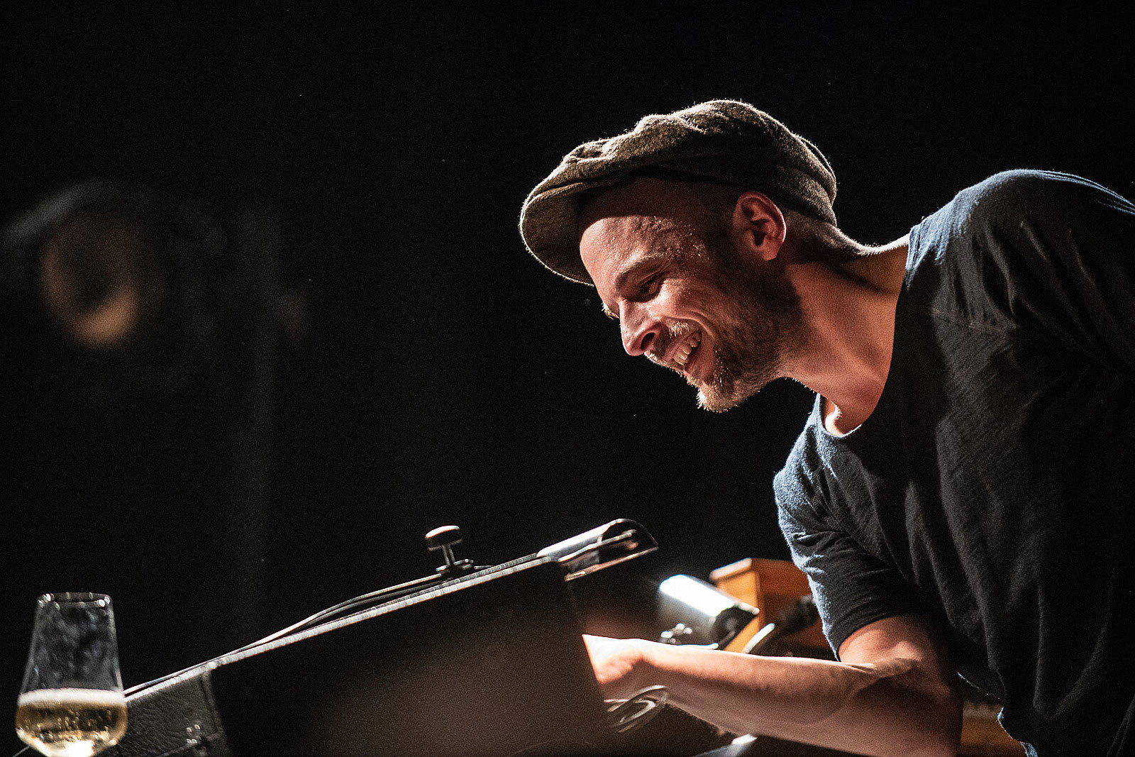 Nils Frahm played 2 nights at Brooklyn Steel (Night 2 pics, setlist, review)