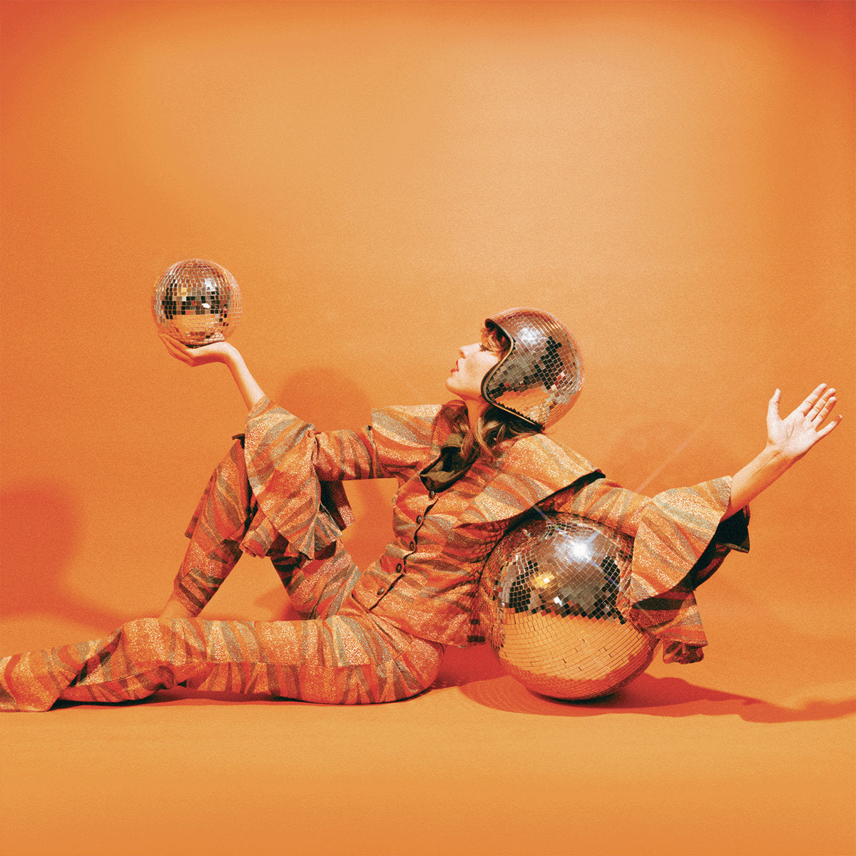 Ora the Molecule announces new album, shares “Løveskatt”