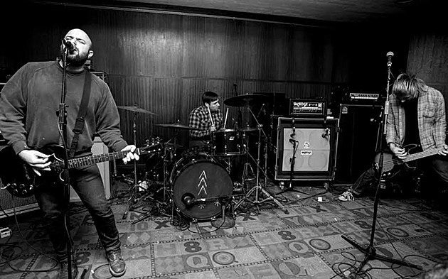 Shellshag playing shows with Pale Angels (who made a video)