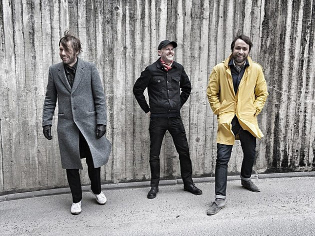 Peter Bjorn & John share “Breakin’ Point” video, announce tour