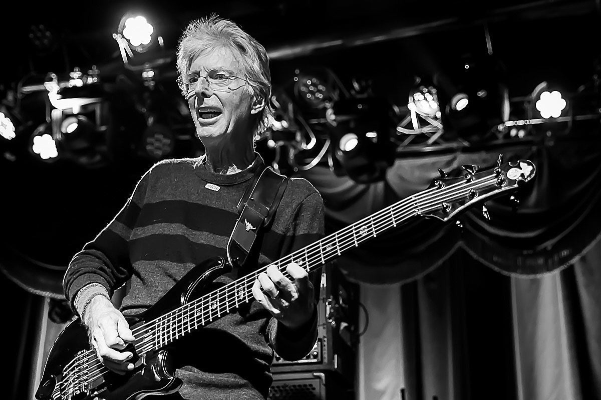 Phil Lesh of the Grateful Dead dies at 84