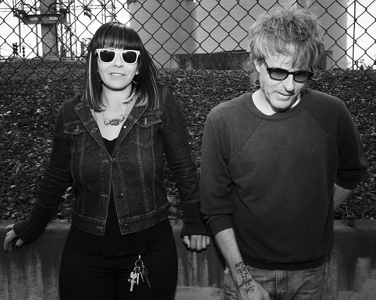Quasi (Janet Weiss & Sam Coomes) share new protest single “Last Days of the Thin Blue Line Lie”