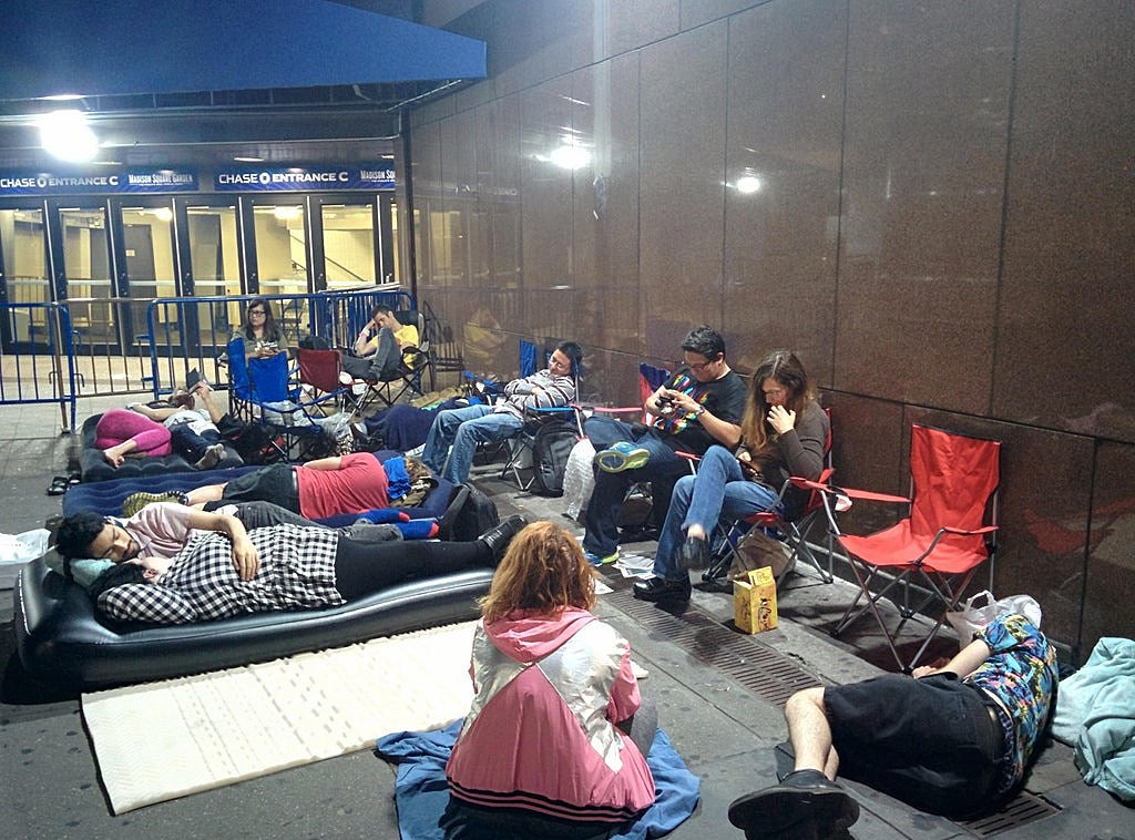 Radiohead’s 4-night MSG run begins (fans camped out all night)