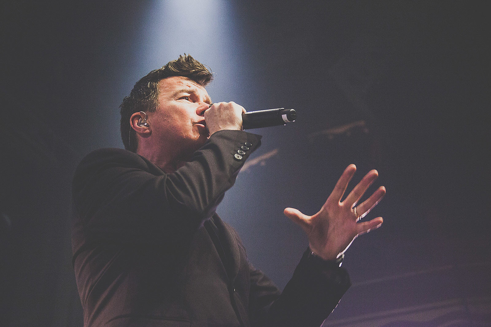 listen to Webster Hall sing along with Rick Astley (pics, video)