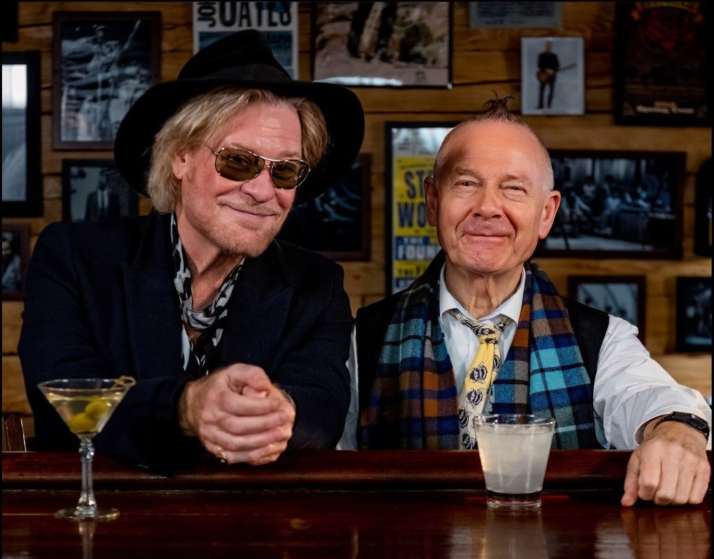 Watch Robert Fripp & Daryl Hall play King Crimson, Bowie’s “Heroes,” & more on ‘Live from Daryl’s House’