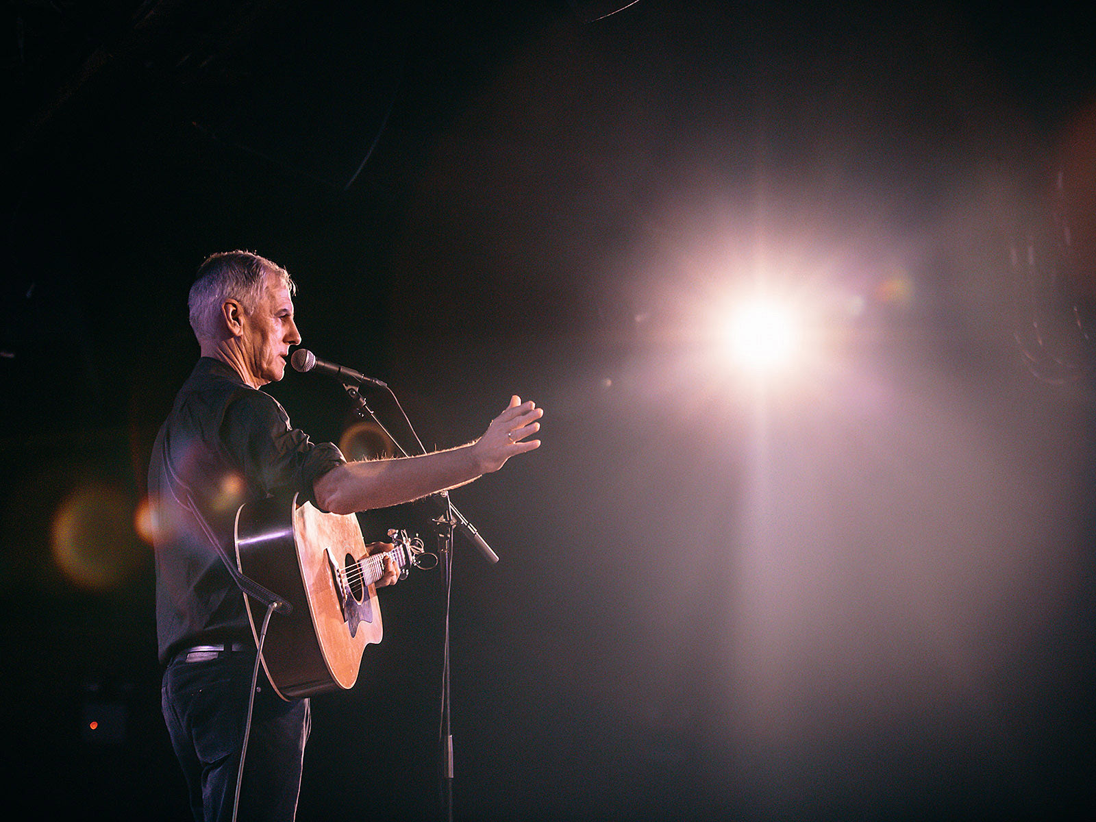 Robert Forster played Go-Betweens songs & more @ Bell House (pics, setlist, video)