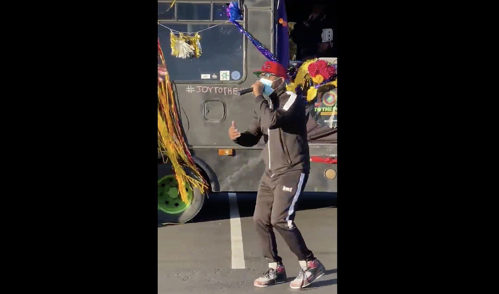 Watch Royce Da 5’9″ perform for Detroit voters, Offset deliver food to Atlanta voters
