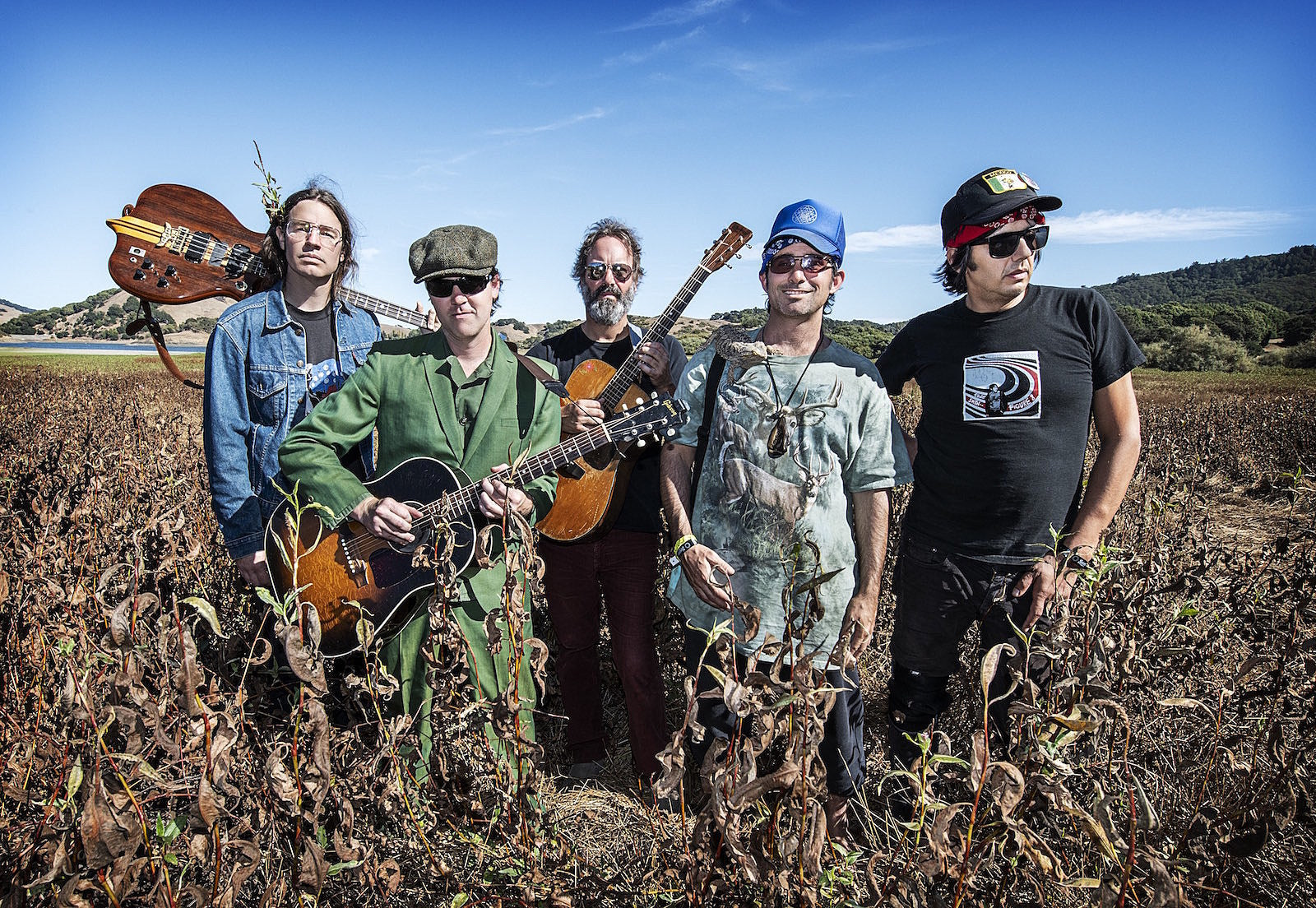 stream Skiffle Players’ (Cass McCombs, Neal Casal, etc) new LP ‘Skiff’