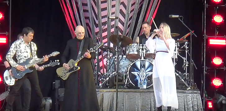 watch Smashing Pumpkins & Myrkur cover Black Sabbath’s “Snowblind”