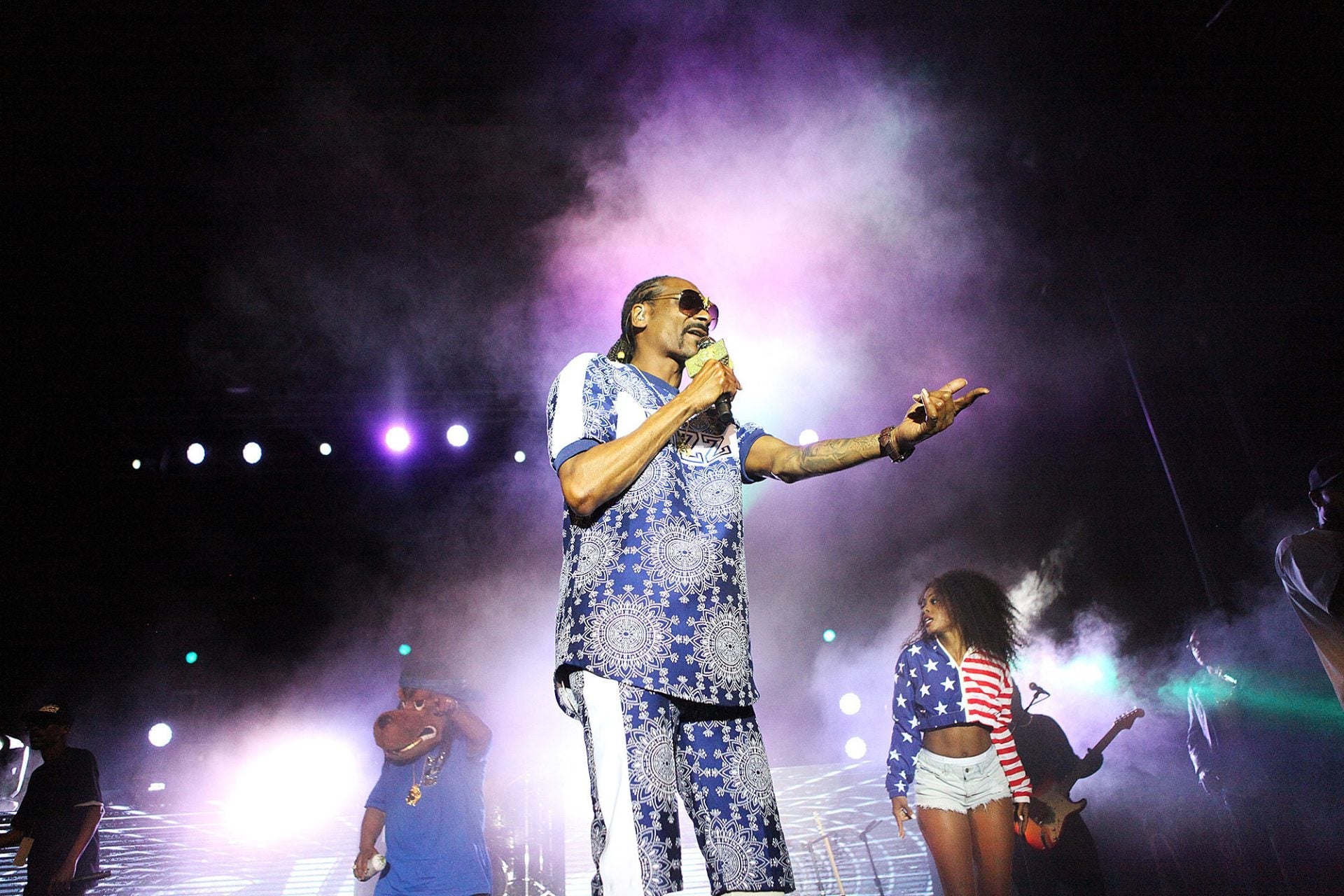 Snoop Dogg bringing theatrical stage show on tour