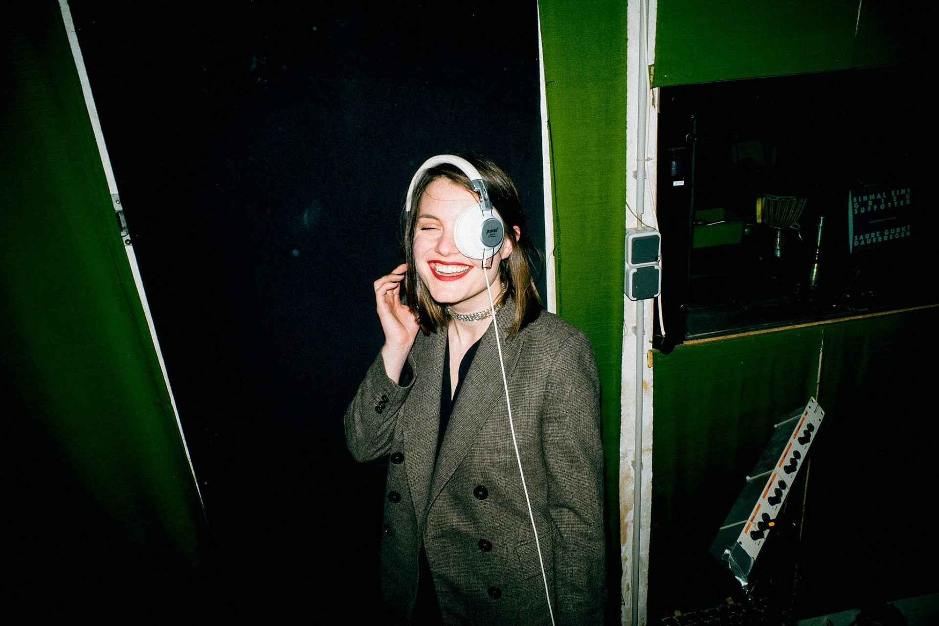 Sophia Kennedy tells us about the influences behind her new LP ‘Monsters’ (stream it)