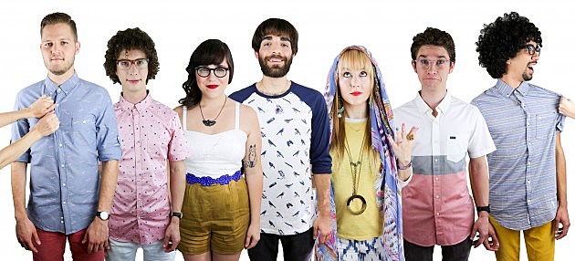 Sweet Crude streaming “Isle Dans le Mer,” playing shows (2 in NYC, 1 with Diarrhea Planet & Acid Dad)