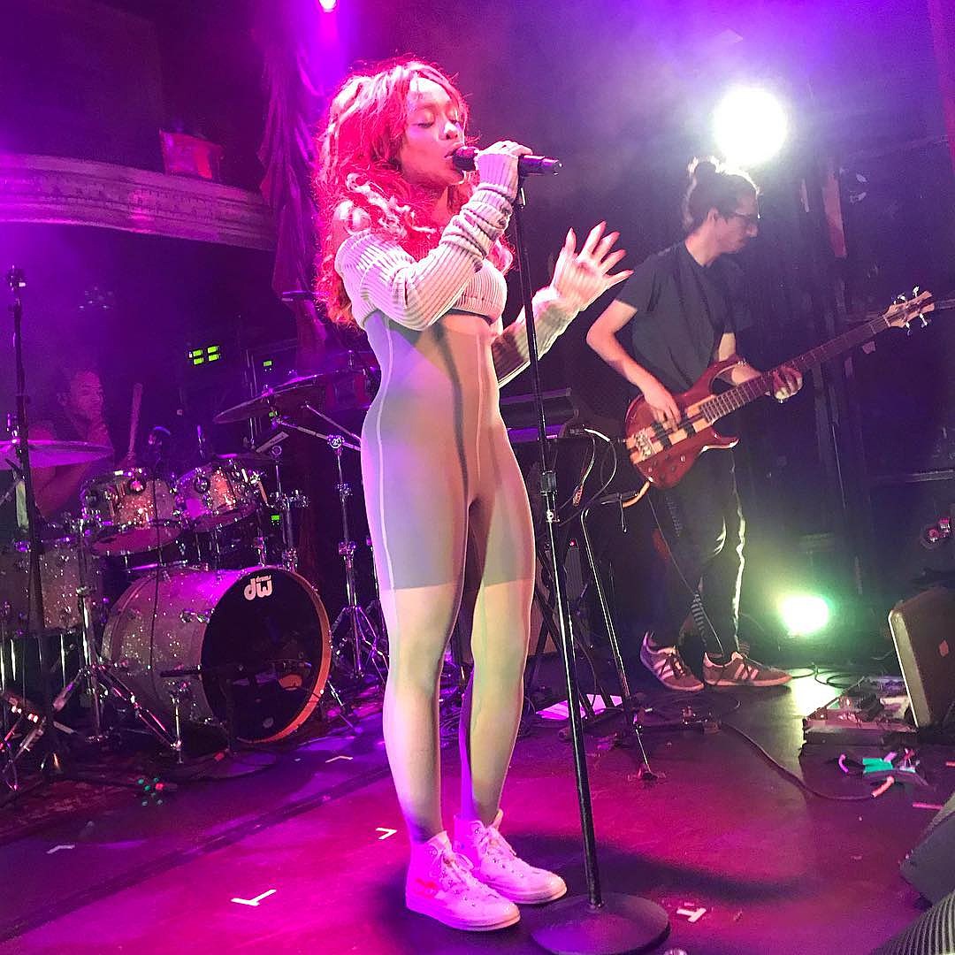 too many people showed up to see SZA at The Box; she says cops shut down 2nd show