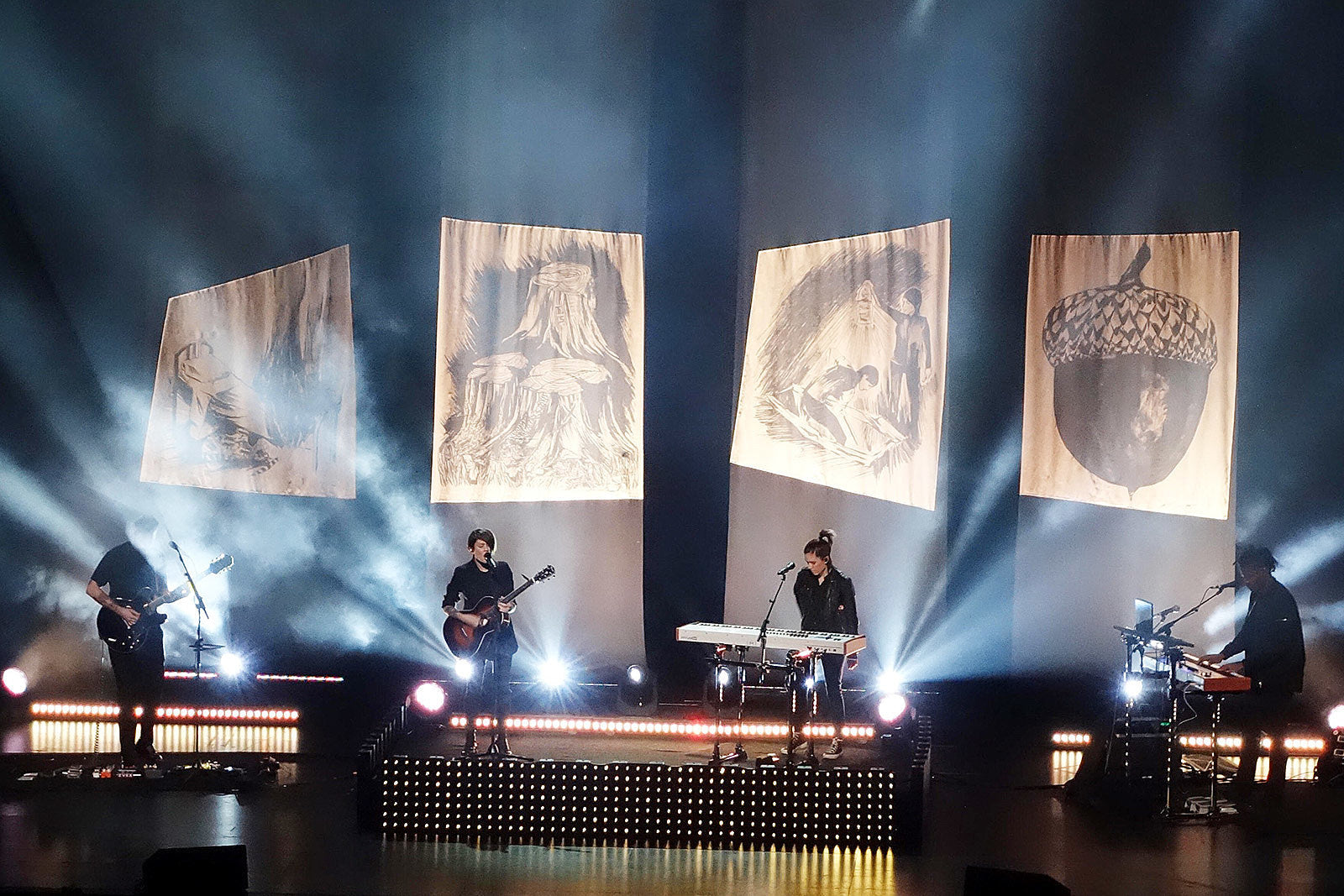 Tegan & Sara celebrated ‘The Con’ at Kings Theatre (review, videos, setlist)