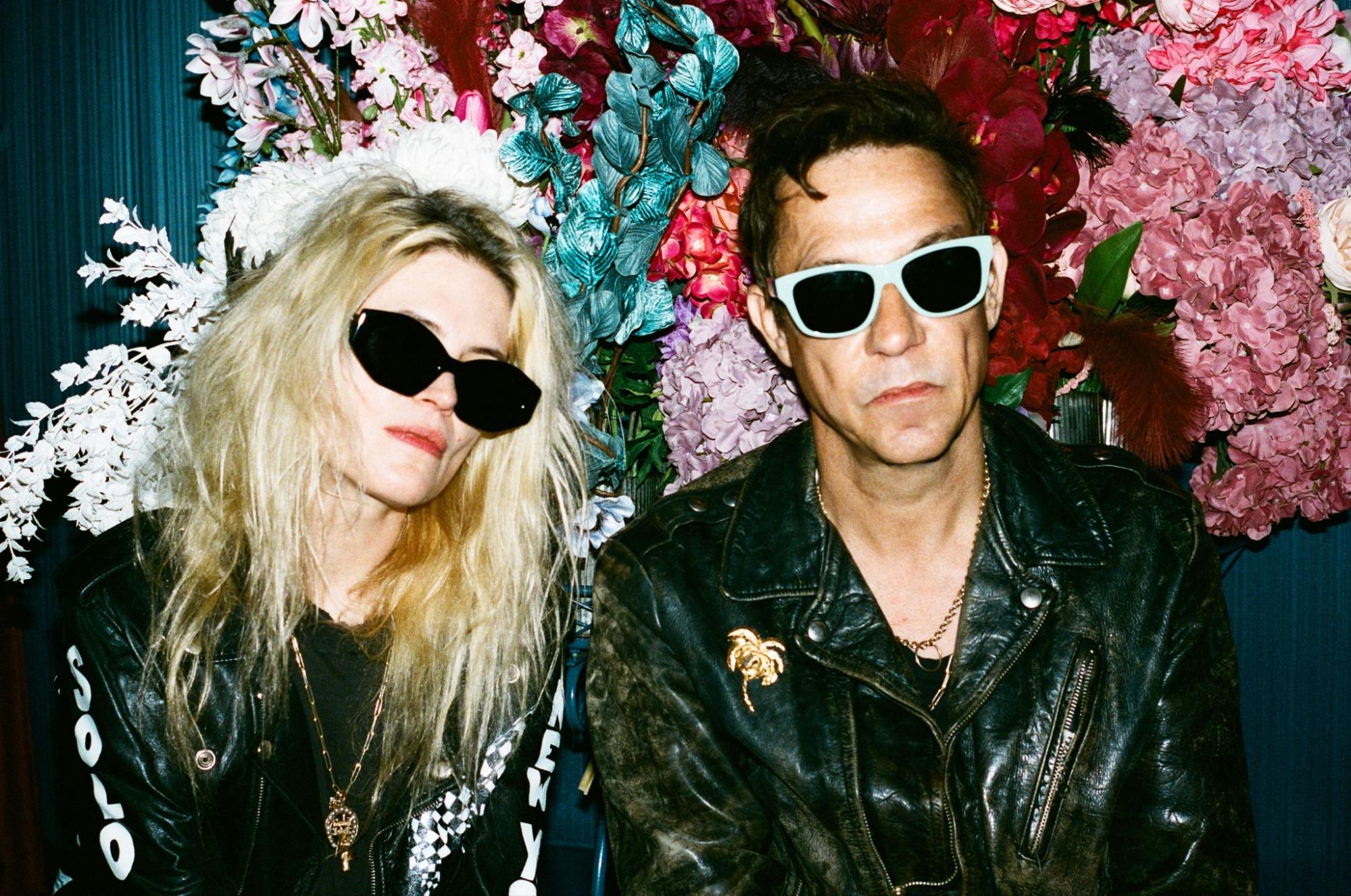 The Kills announce 2024 tour, go golfing in “Wasterpiece” video