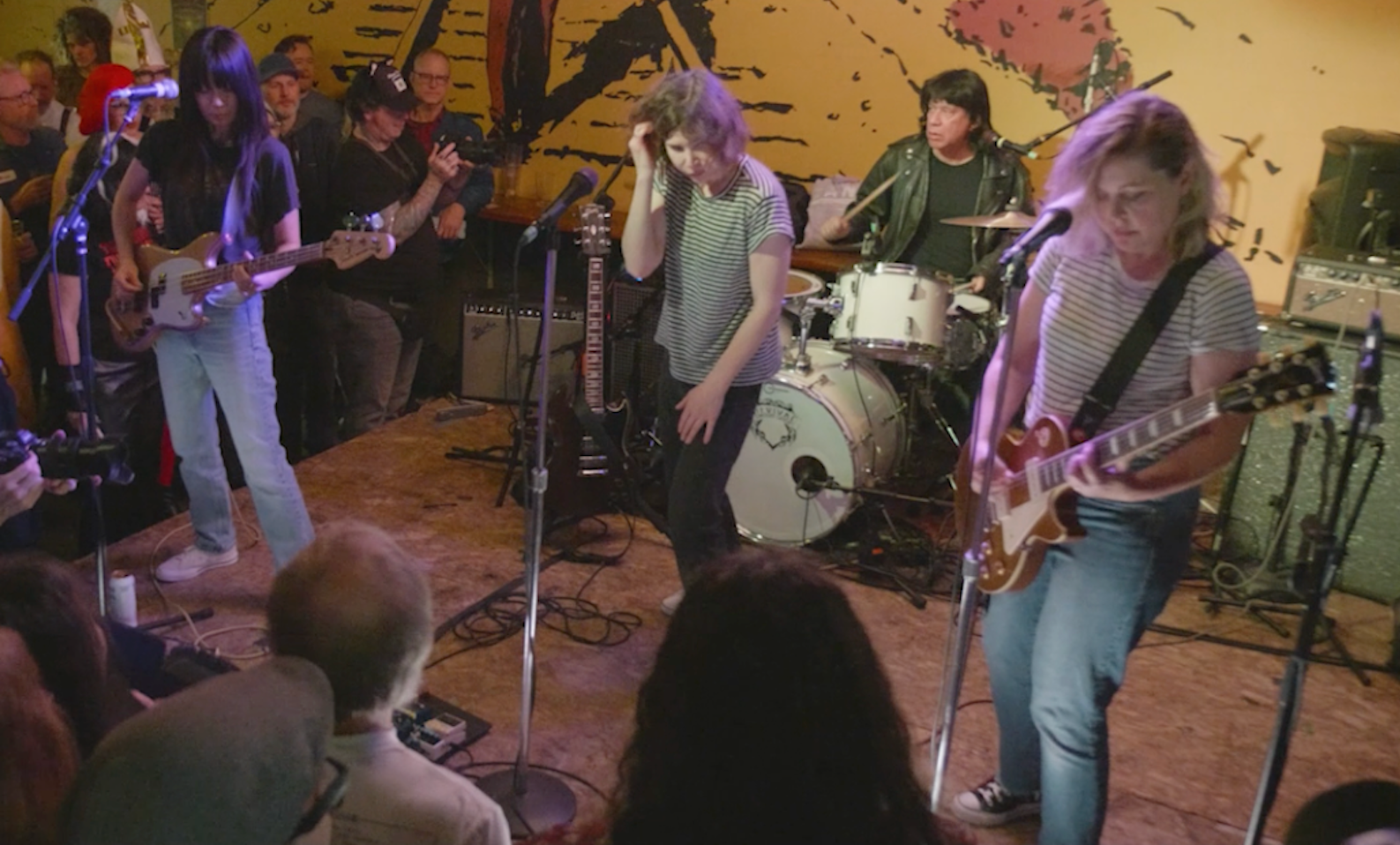 Sleater-Kinney & Fred Armisen formed Ramones tribute band called The Return of Jackie and Judy, playing shows