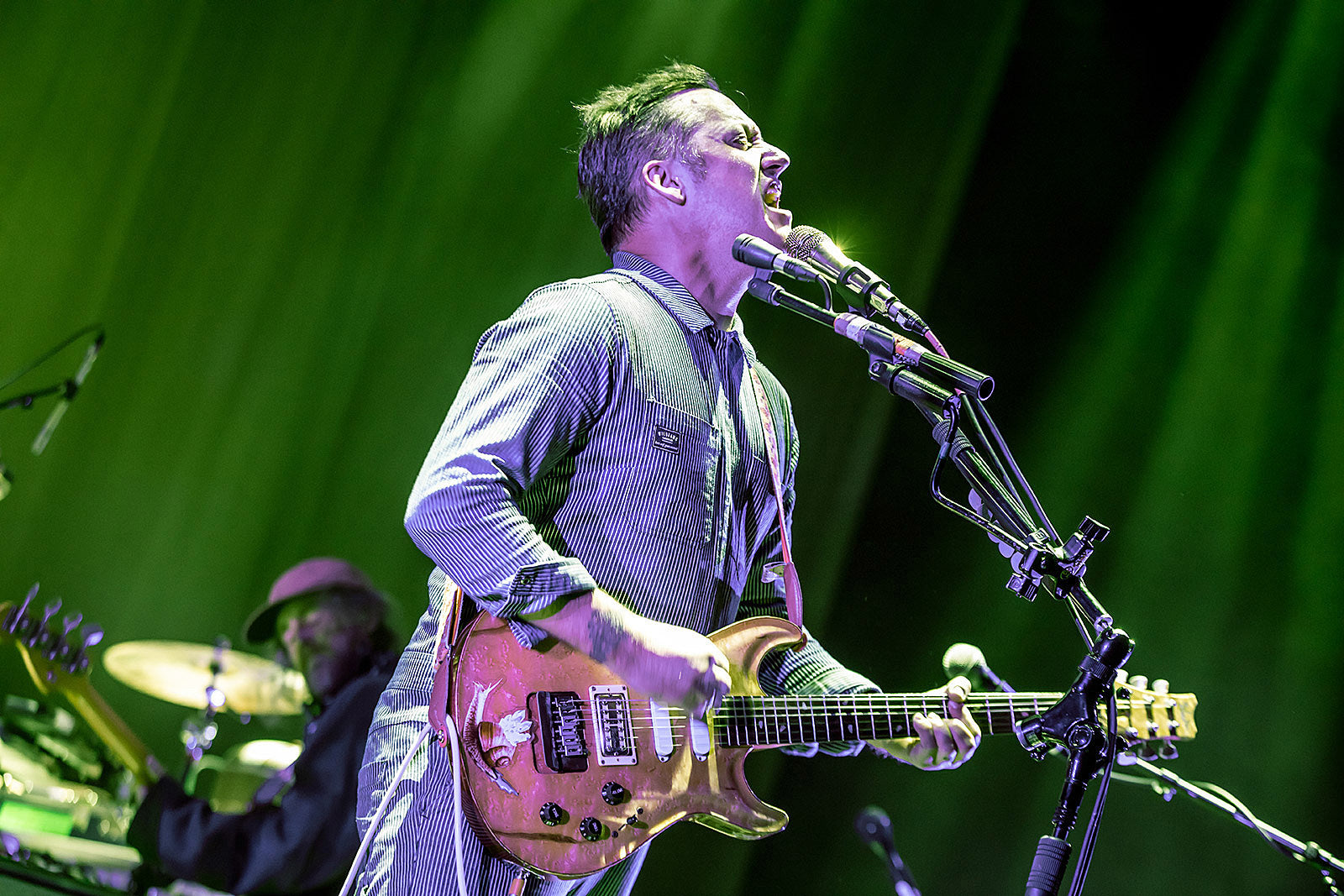 Modest Mouse announce 2021 tour, share new song “Leave A Light On”