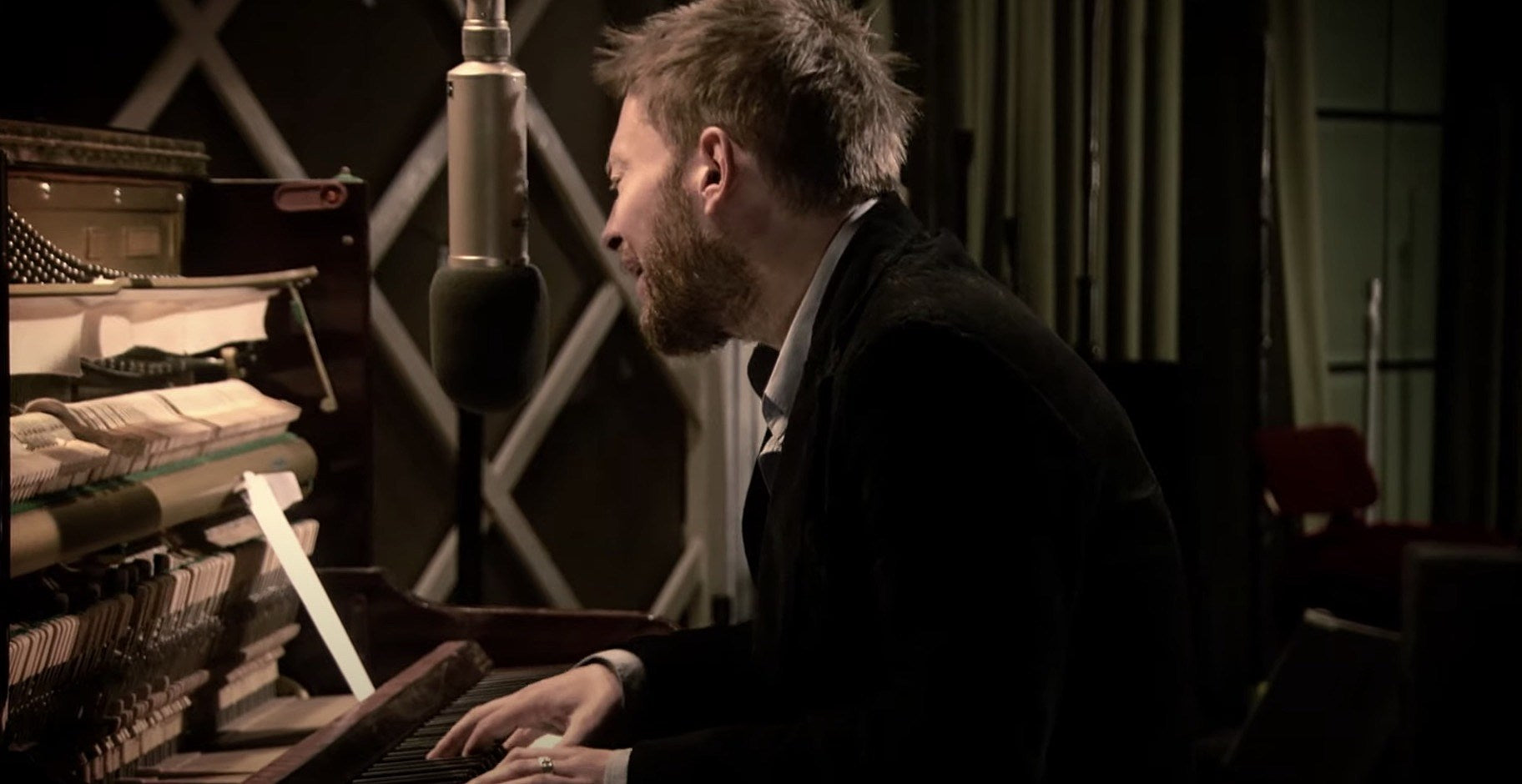 Watch Thom Yorke’s 2005 ‘From The Basement’ set, ft. early versions of ‘In Rainbows’ & ‘Eraser’ songs