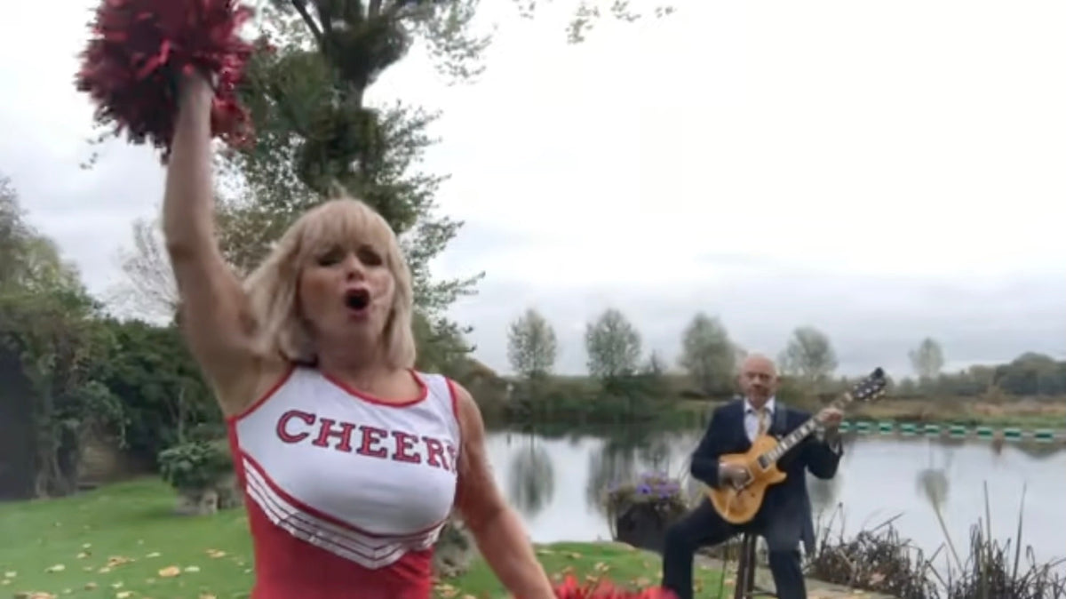 Watch Toyah and Robert Fripp revisit Deep Purple’s “Smoke on the Water”