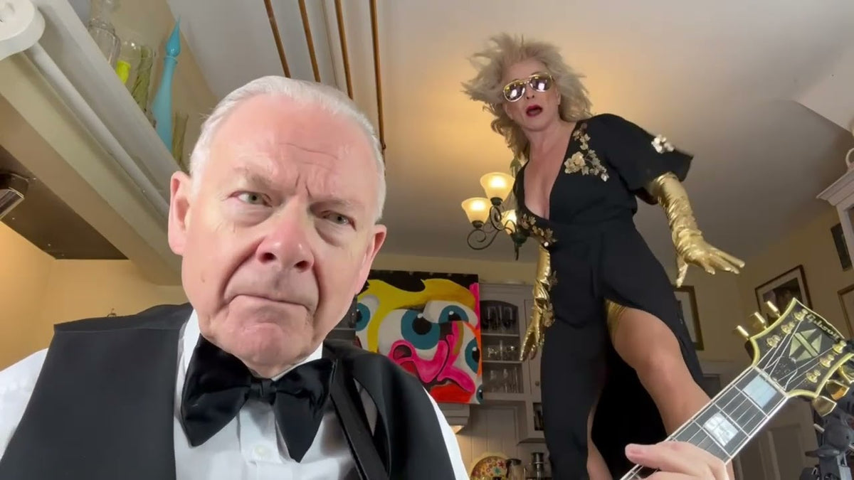 Watch Toyah & Robert Fripp cover Amyl and The Sniffers “U Should Not Be Doing That”