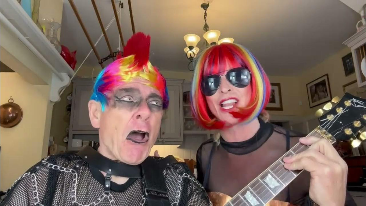 Watch Toyah & Robert Fripp cover Ohio Express’ “Yummy Yummy Yummy”
