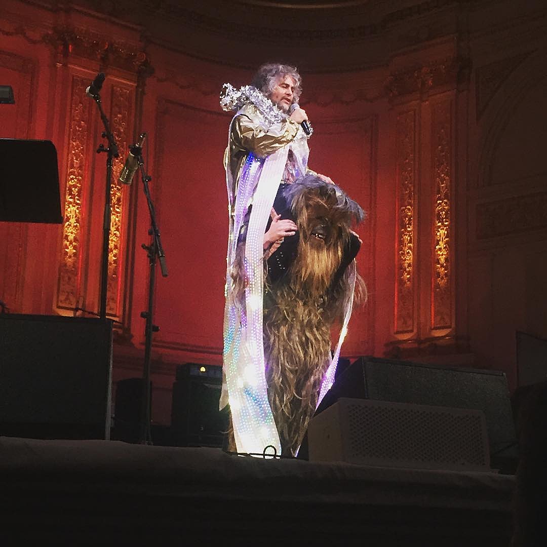 Flaming Lips, Michael Stipe, Pixies, Cat Power & more paid tribute to David Bowie at Carnegie Hall (pics / review / setlist)