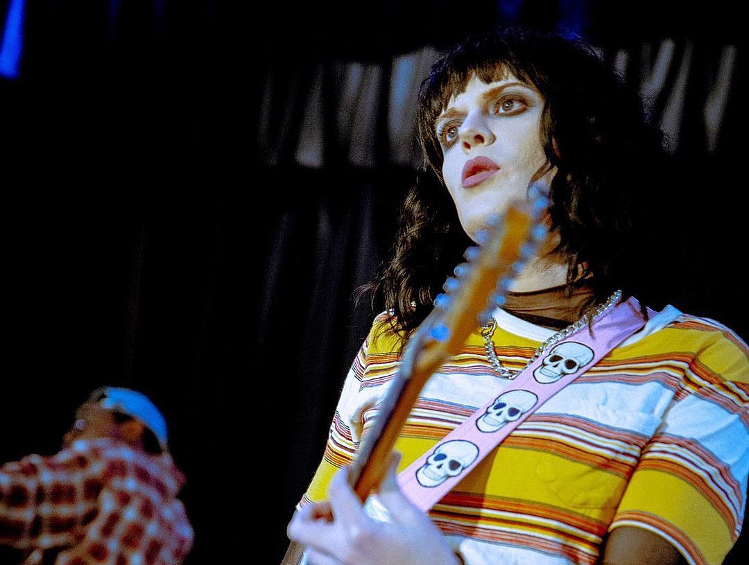 Watch We Are The Union’s teen sitcom-inspired video for new song “Make It Easy”