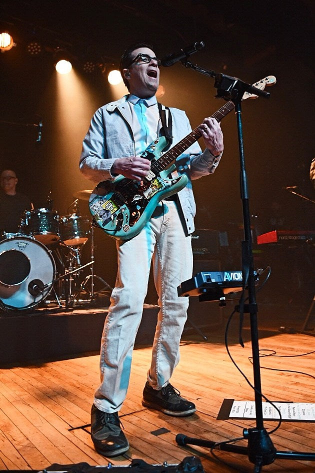 Weezer played an intimate show at Warsaw (review, setlist, pics)
