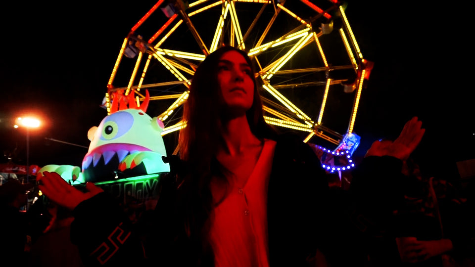 Weyes Blood shares new “Hearts Aglow” video, tour with Beck & Phoenix starts next week
