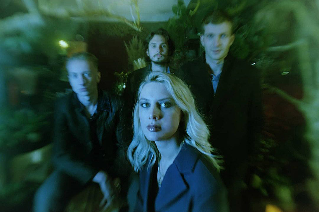 Wolf Alice share empowering new single “Smile”