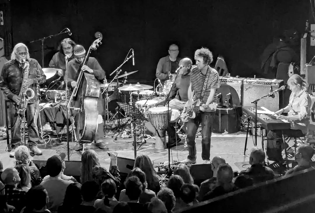 Yo La Tengo Hanukkah Night 2 had Fred Armisen, Janeane Garofalo, William Parker & more (setlist, video)