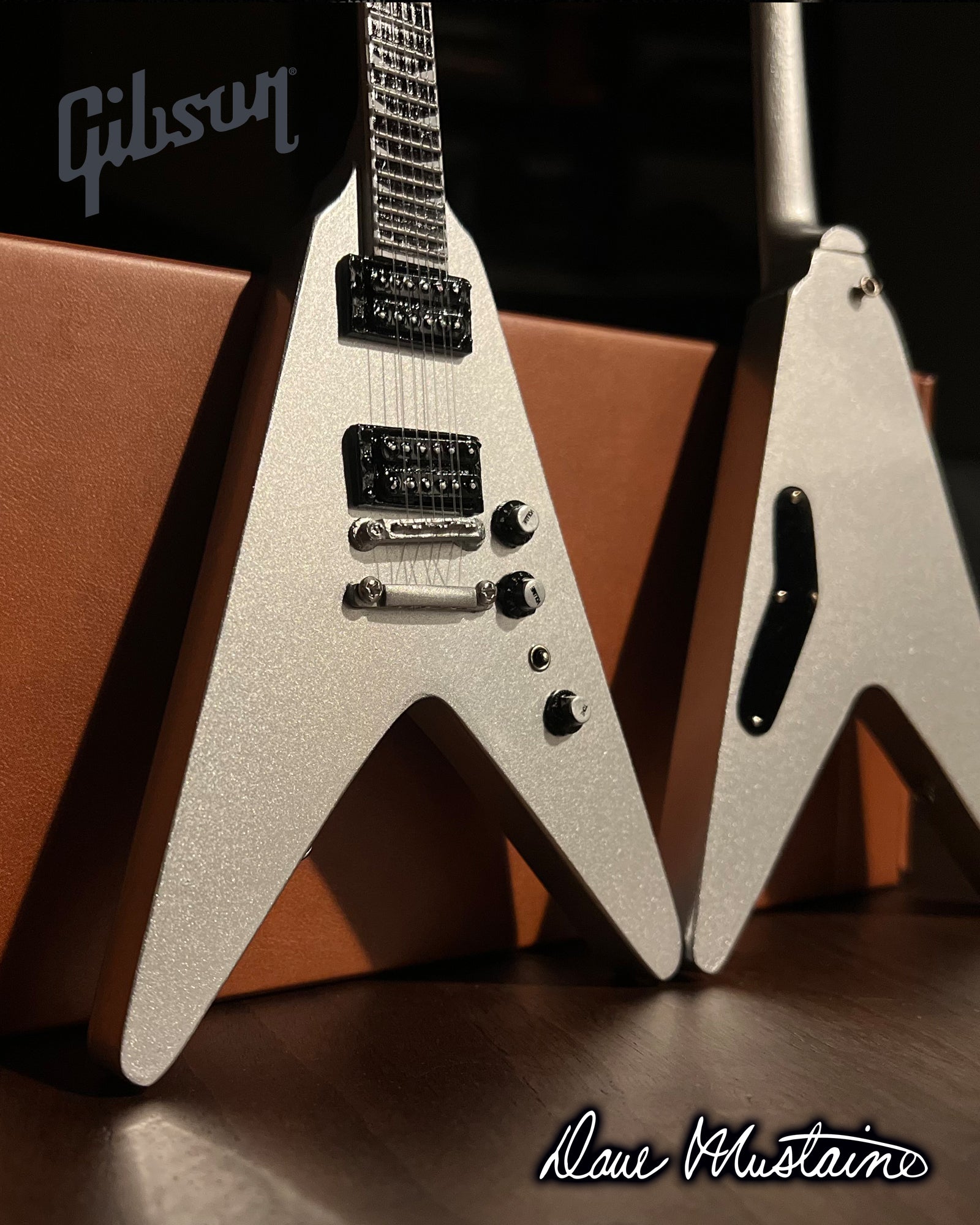 DAVE MUSTAINE SIGNATURE GIBSON FLYING V SET OF 2 MINI GUITAR COLLECTION - RUST IN PEACE & SILVER METALLIC