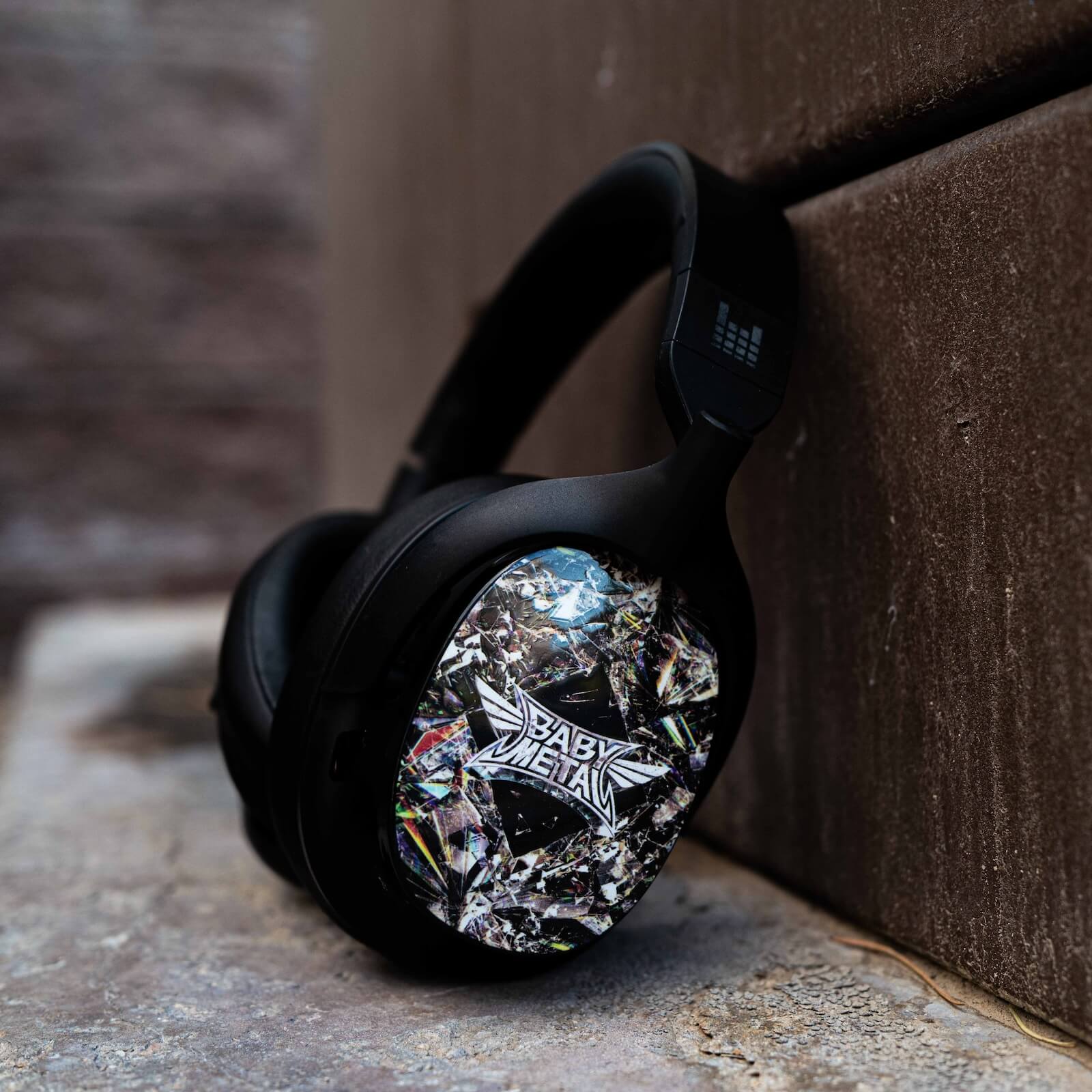 BABYMETAL OFFICIAL 'METAL FORTH' HEADPHONES