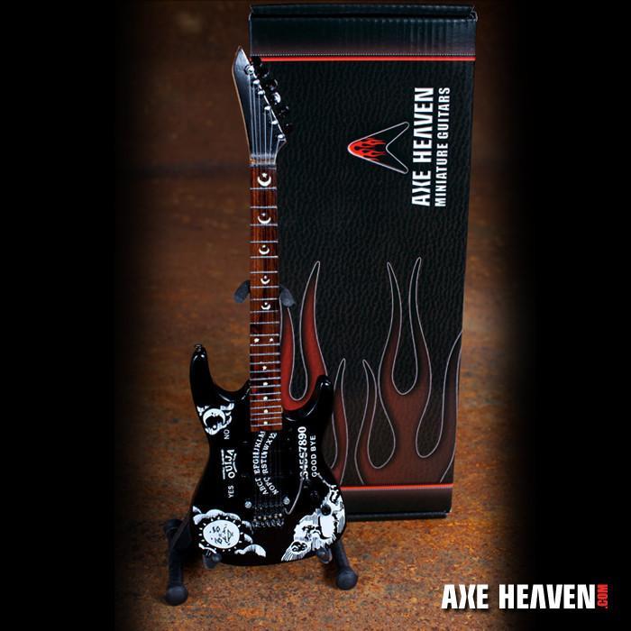 METALLICA - KIRK HAMMETT - SIGNATURE "OUIJA" MINIA GUITAR