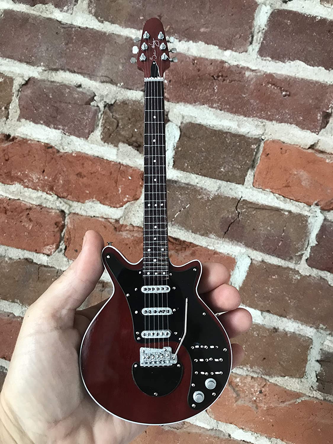 QUEEN - BRIAN MAY - SIGNATURE RED SPECIAL MINI GUITAR
