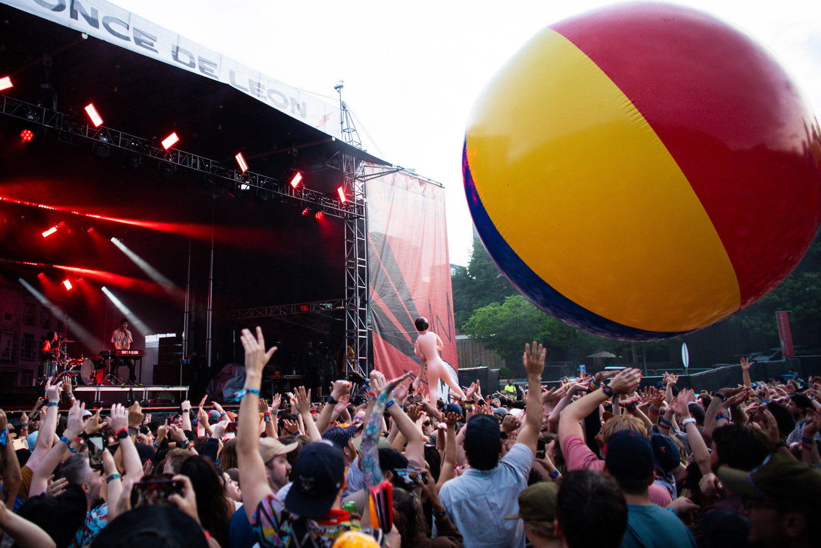 Shaky Knees 2024 Sunday pics (Foo Fighters, Waxahatchee, Billy Idol, Dinosaur Jr., Men I Trust, more)