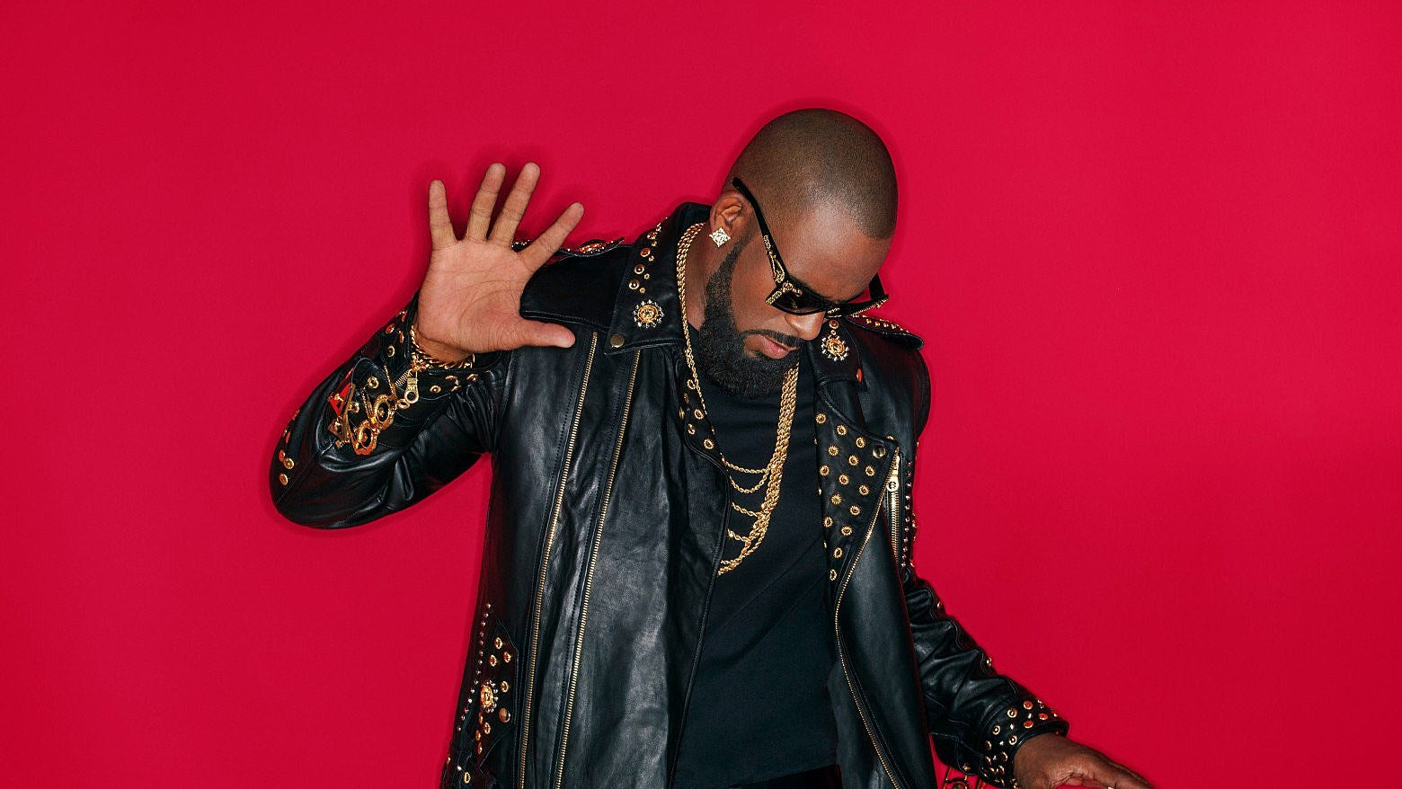 R Kelly calls “cult” allegations “a bunch of crap,” will still play shows